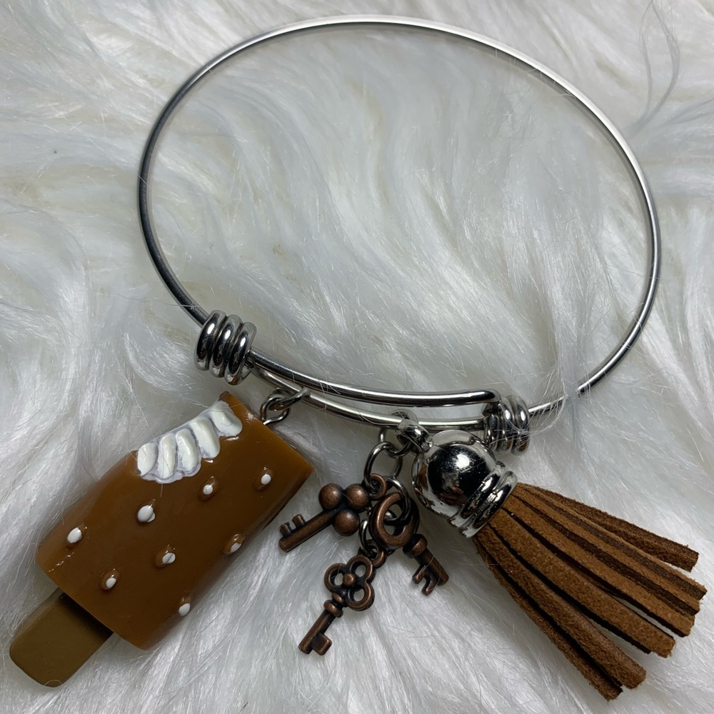 FabBangle - Picture 2 of 16